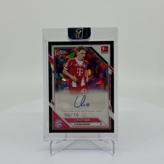 Lennart Karl (RC) - Topps Chrome Sapphire Bundesliga 2025-26 - Black Autograph /10 BA-LK - YTCards