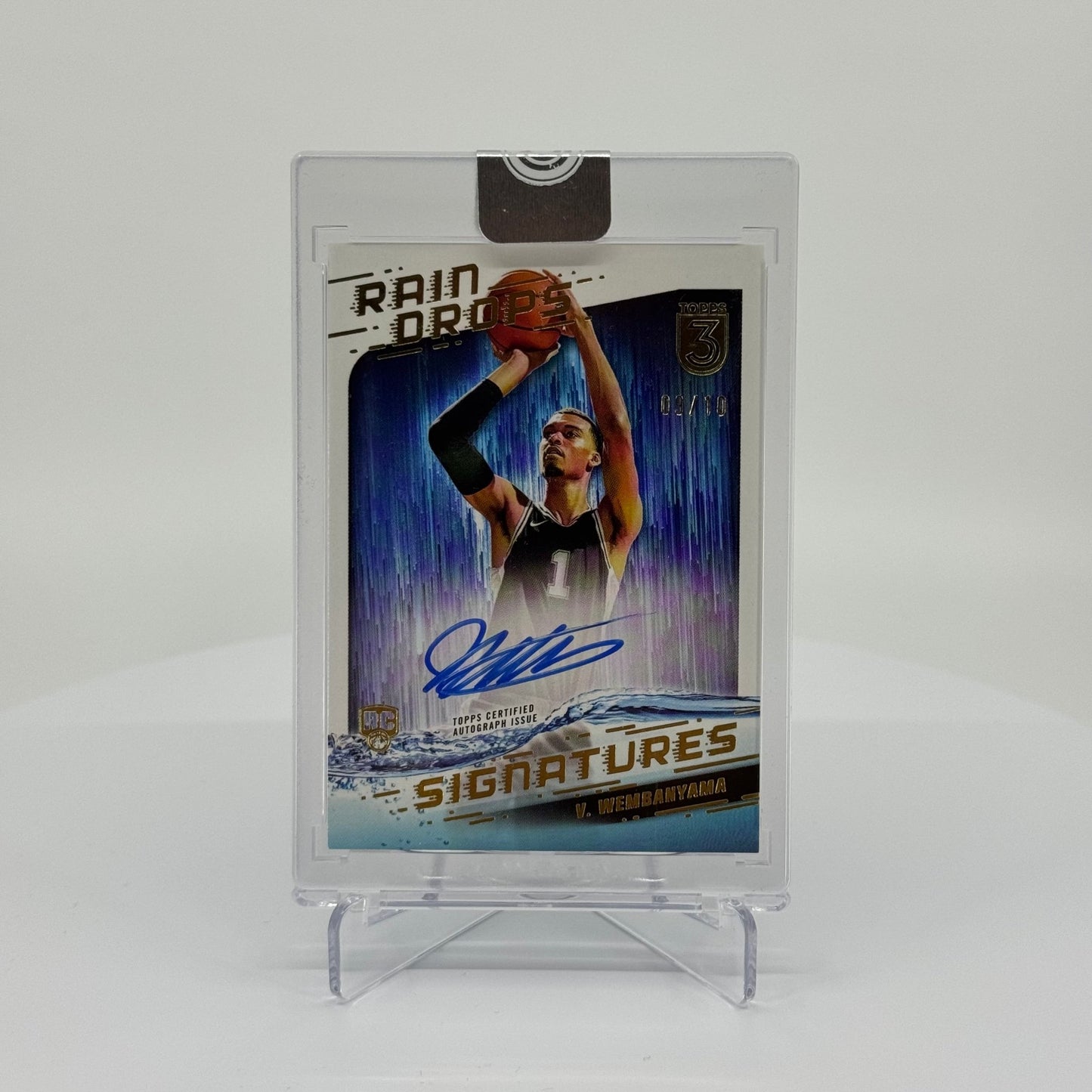Victor Wembanyama (RC) - 2023-24 Topps 3 Basketball - Raindrops Signatures On-Card Gold /10 RS-VW - YTCards